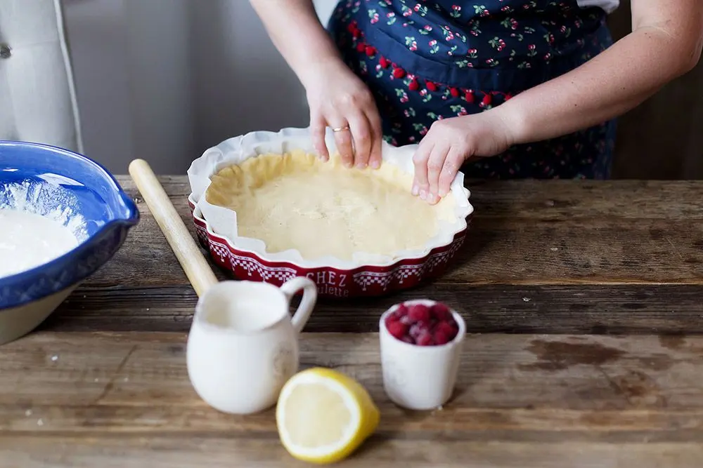 Пирог творожный с ягодами