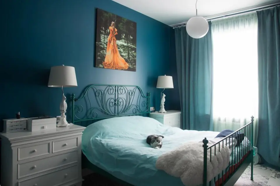 Синий в интерьере