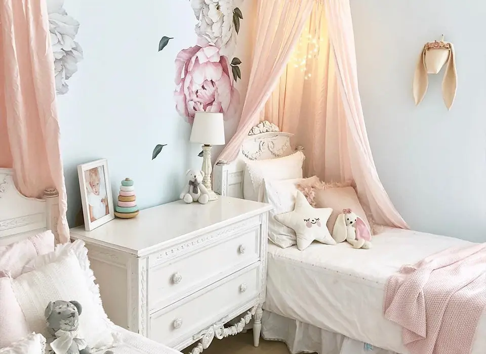 Детская с мебелью 