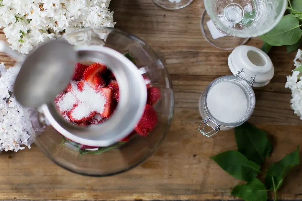 Клубничный лимонад с базиликом Клубничный лимонад с базиликом