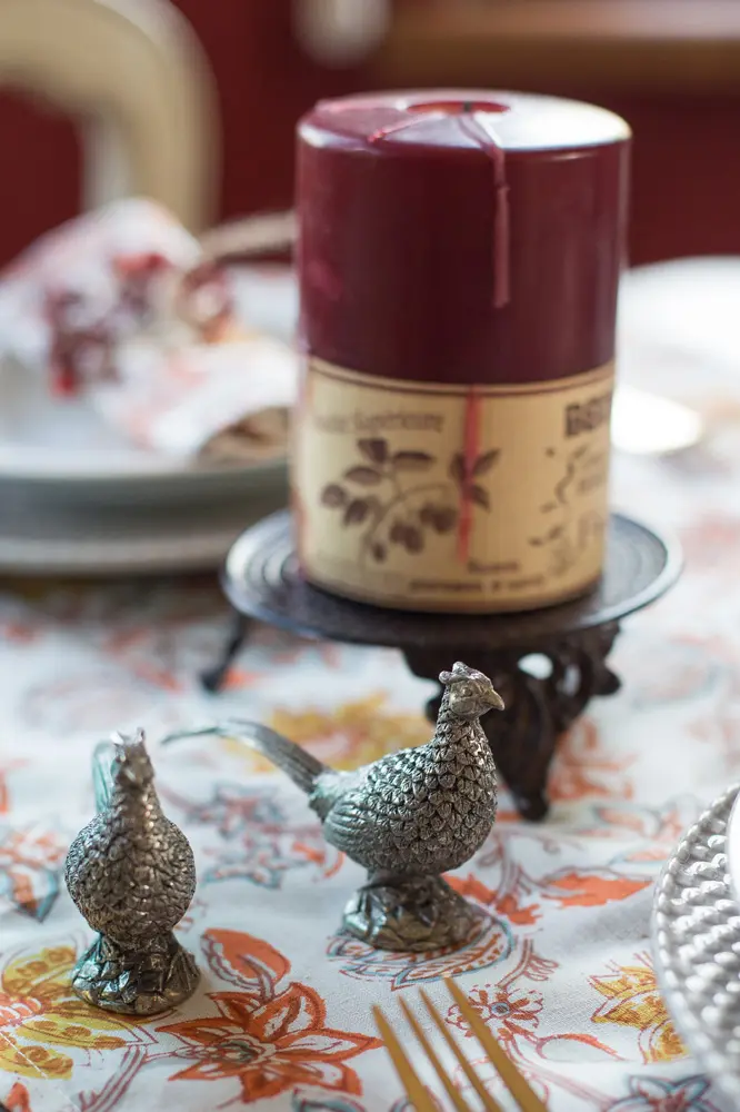 Ароматическая свеча и солонка