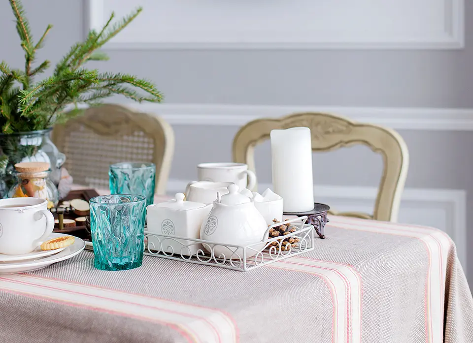 Зимняя сервировка стола