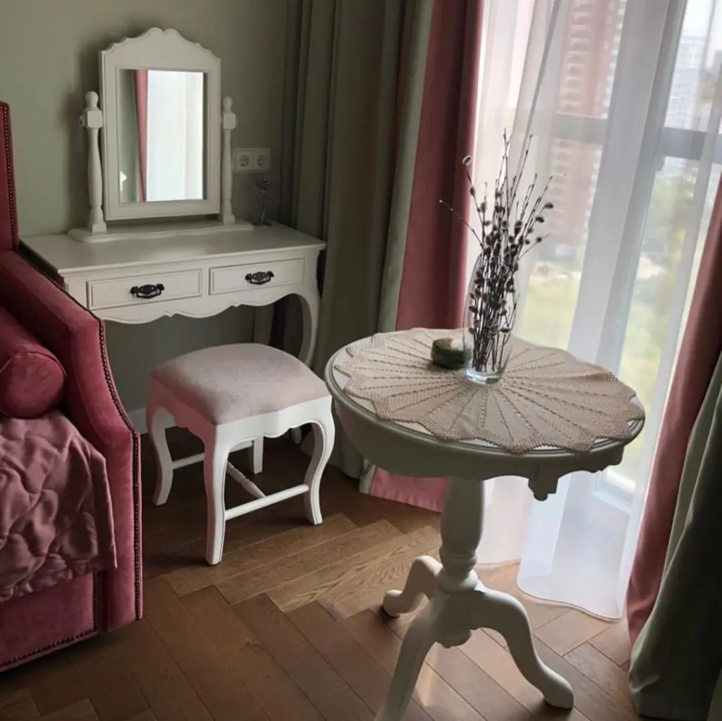 Столик-геридон Марсель