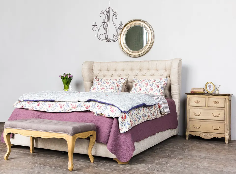 Зеркало в спальне