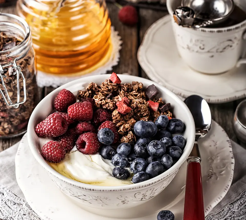 Цветочные принты в интерьере