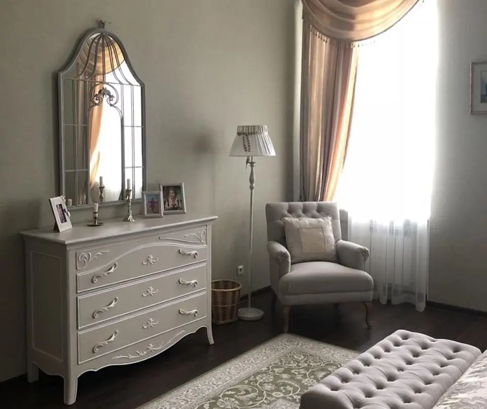 Спальня в спокойных тонах