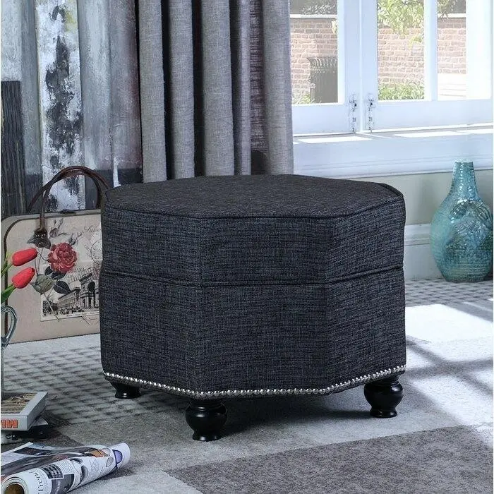 темно-серая оттоманка с отделкой декоративными гвоздиками, с черными точеными ножками.jpeg