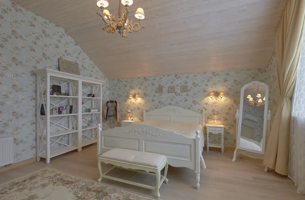 белая спальня в классическом стиле гостевая1