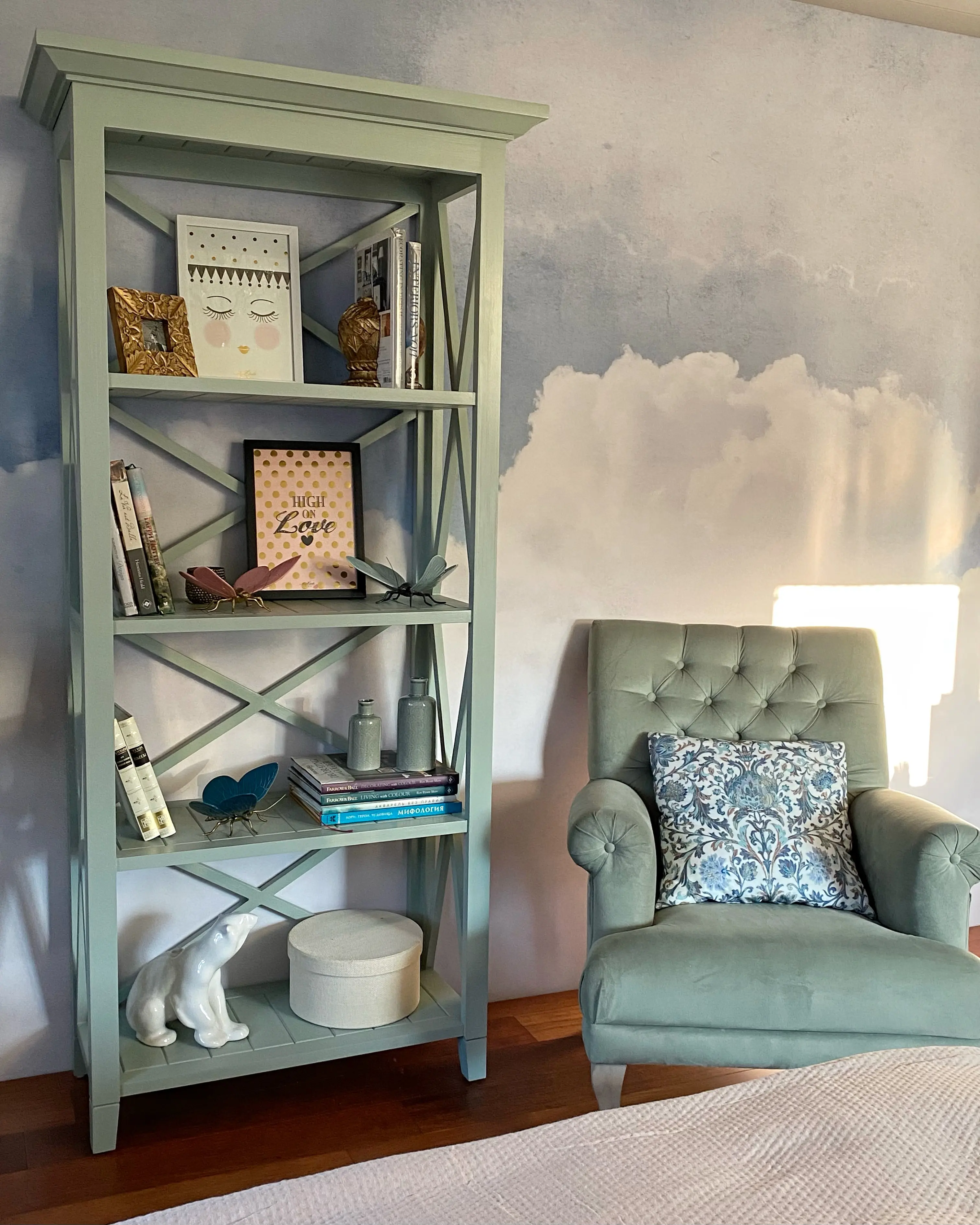 Нежное велюровое кресло с капитоне Нежное велюровое кресло с капитоне