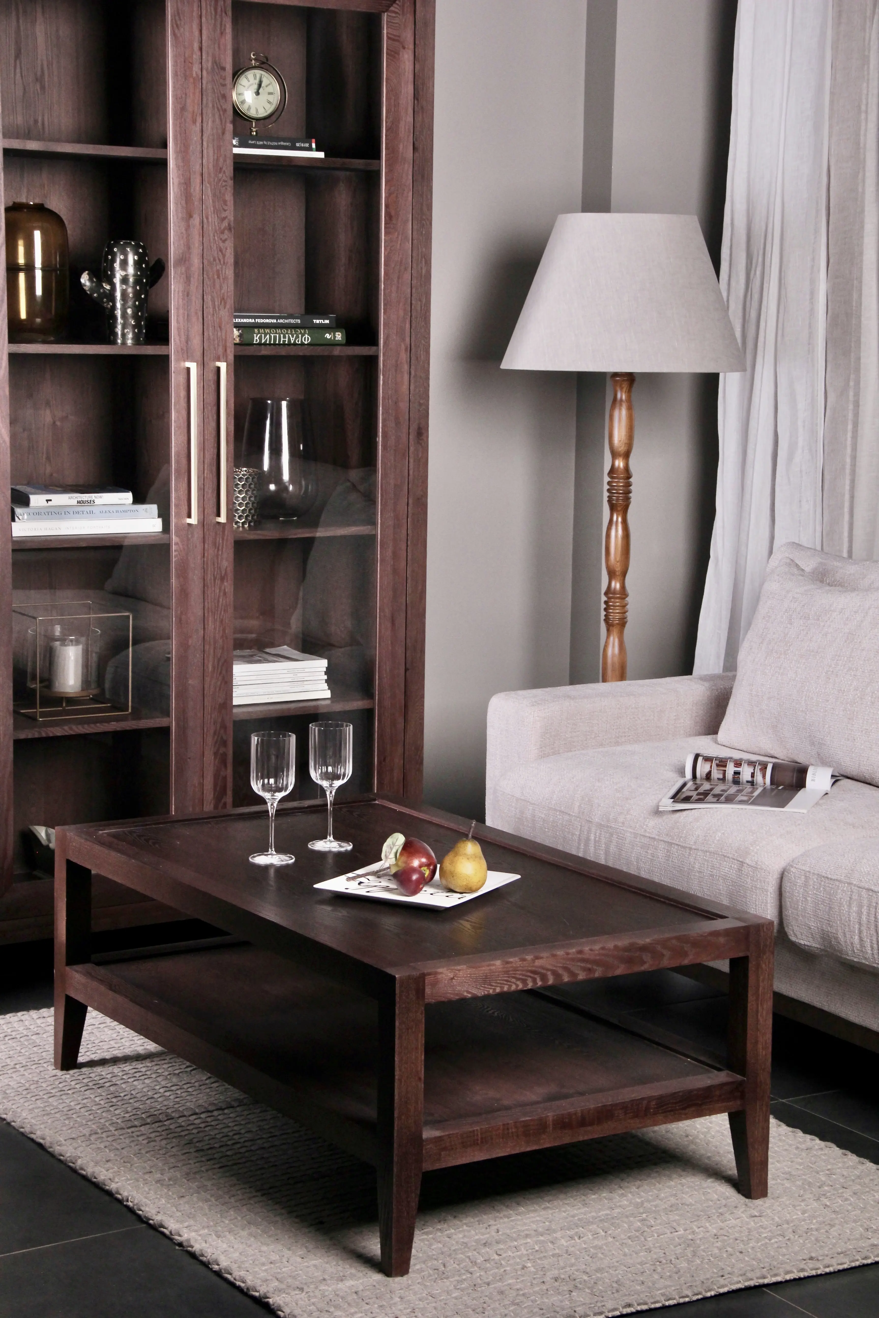 Современная гостиная с деревянной мебелью Инлавка, inlavka.ru