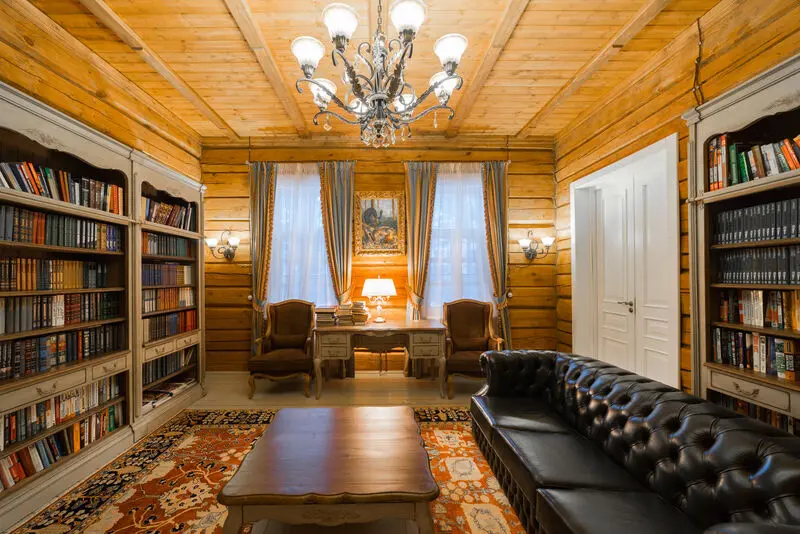 Интерьер кабинета-библиотеки в деревянном доме Инлавка, inlavka.ru