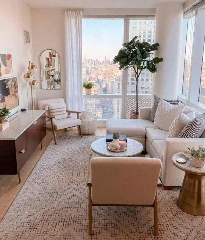 Светлая миниатюрная гостиная в ретро стиле