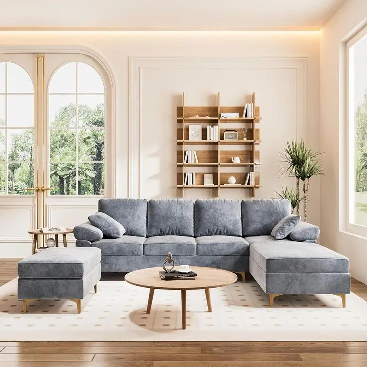 Модульный диван в гостиной