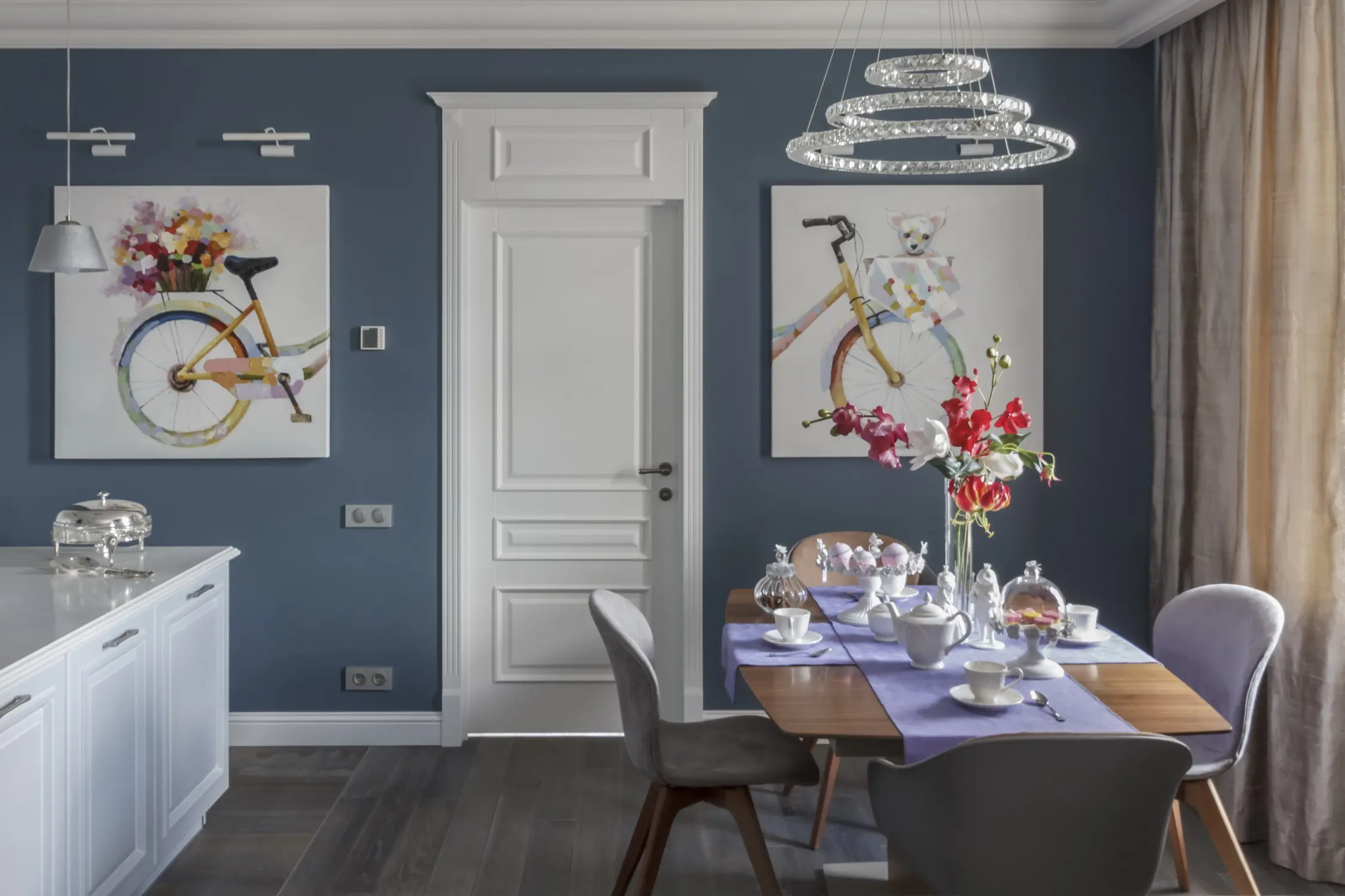 Современная кухня-столовая в серых тонах