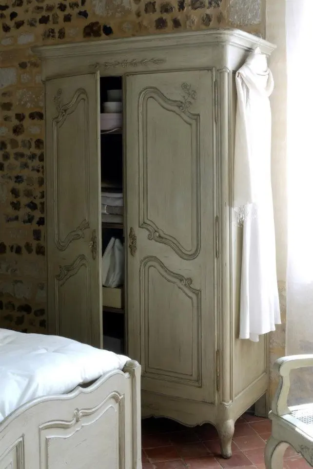 Шкаф в стиле Прованс