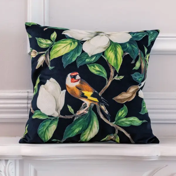 Декоративная подушка «Магнолия», версия 3 (блэк)