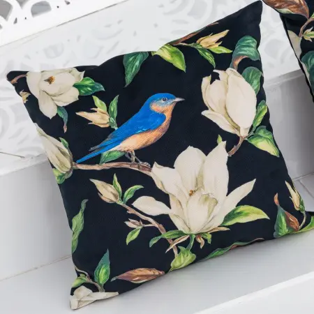 Декоративная подушка «Магнолия», версия 6 (блэк)