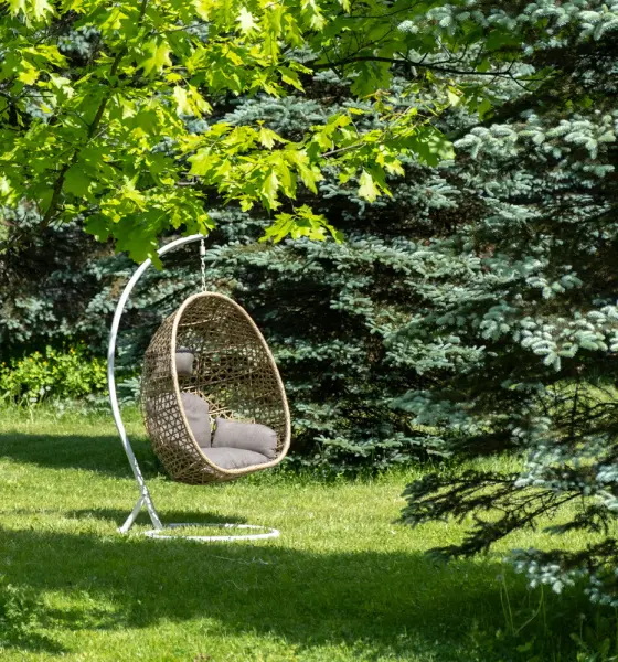Подвесное кресло-кокон Флоренция из искусственного ротанга, цвет соломенный с серой подушкой