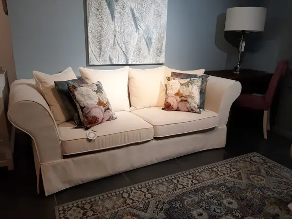 Диван раздвижной трехместный Фабиан, молочный