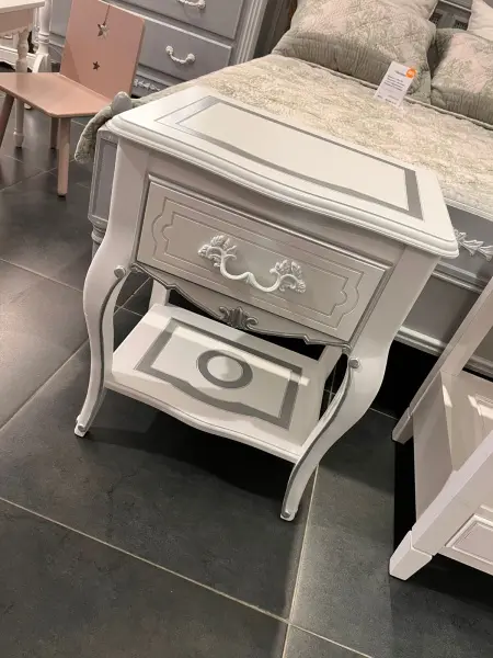 Тумбочка экспозиция