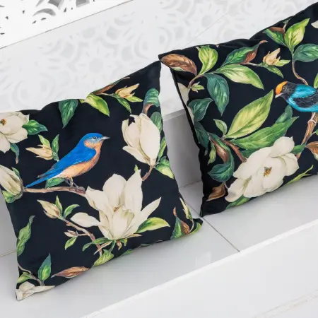 Декоративная подушка «Магнолия», версия 6 (блэк)