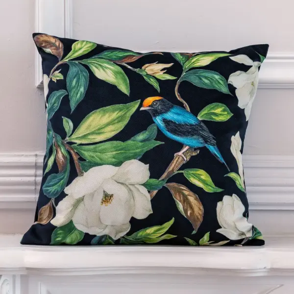 Декоративная подушка «Магнолия», версия 4 (блэк)