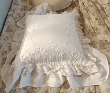 Подушка декоративная  DENTELLE COLLECTION с оборками