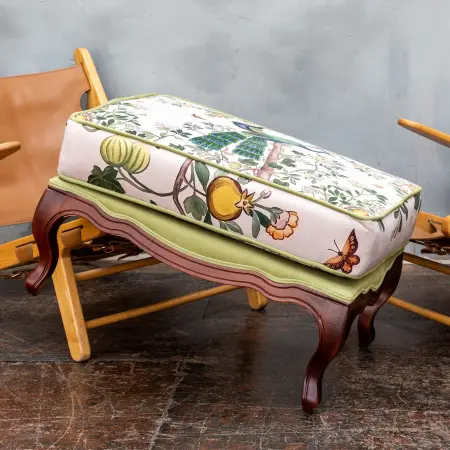 Банкетка для кресла «Индокитайский зеленый павлин» (красное дерево)