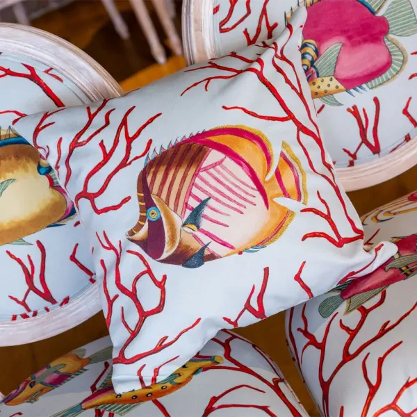 Декоративная подушка «Фантастика подводного мира» версия 10 (руж)