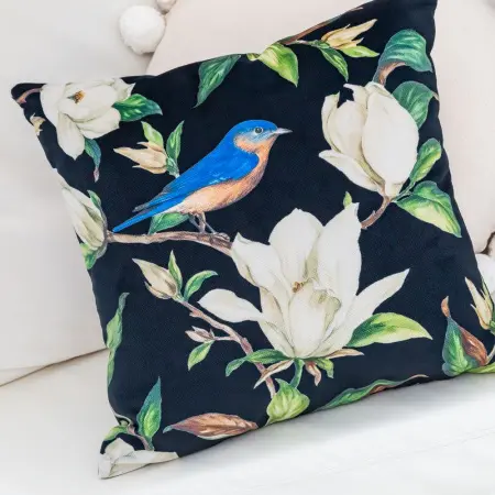 Декоративная подушка «Магнолия», версия 6 (блэк)