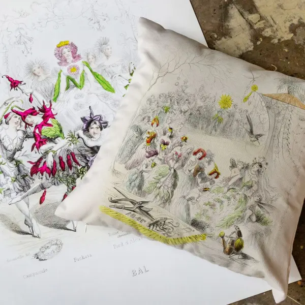 Декоративная подушка «Возвращение цветов»