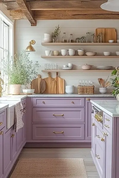 Кухня Прованс с открытыми полками