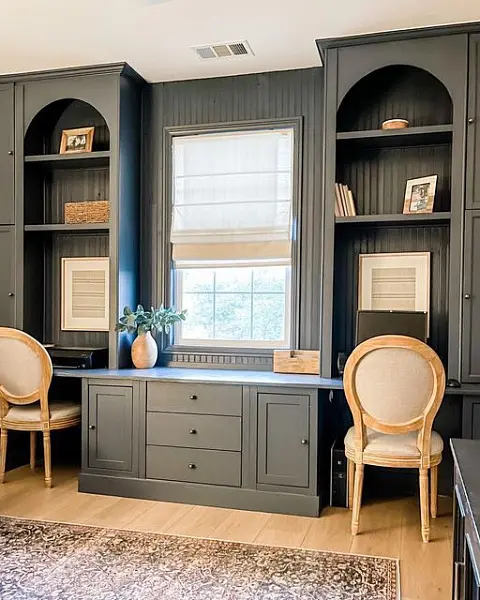 Встроенная мебель в детской