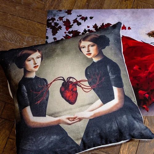 Декоративная подушка «Одно сердце на двоих»