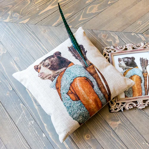 Декоративная подушка «Мистер Робин Гуд»