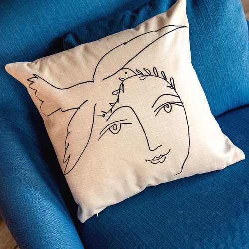 Арт-подушка «Лицо Мира VIII»