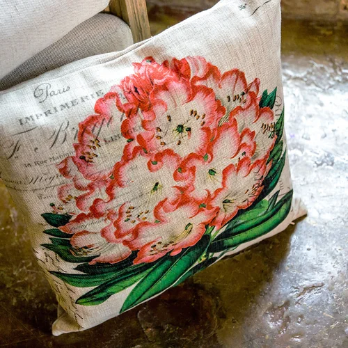 Интерьерная подушка «Цветочный перфоманс», версия 16