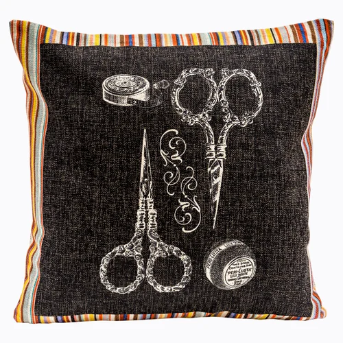Декоративная подушка «Волшебные ножницы Страйп»