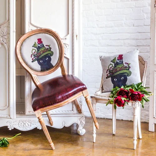 Декоративная подушка «Мисс Ти Тайм»