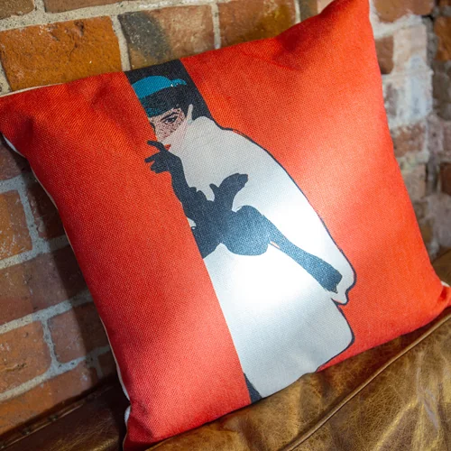 Интерьерная подушка «Интрига»