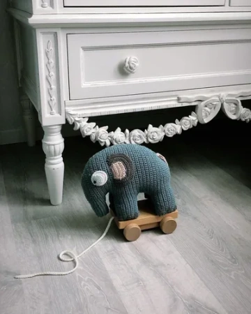 нижняя ножка и узор шкафа Будуар