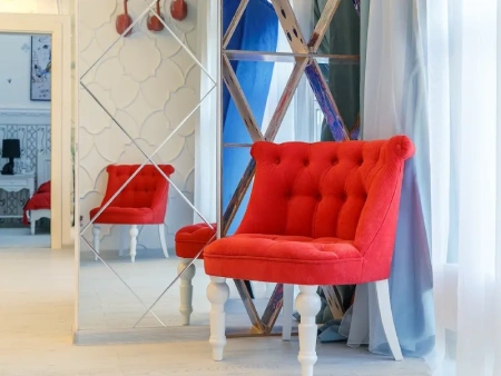 Кресло мягкое с фигурными ножками вельвет лиловое Sophie Tufted Slipper Chair