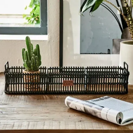 Органайзер из ротанга в деревенском стиле