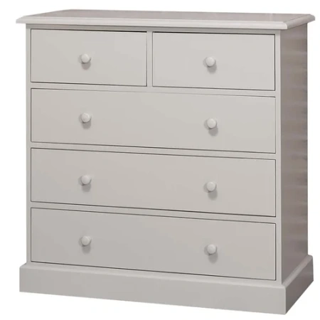 белый комод из массива дерева  Брюгге