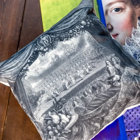 Арт-подушка «Лувр»