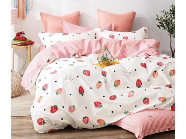 Постельное белье Клубника 1,5 сп