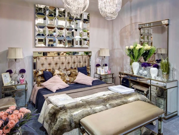 Кровать полутораспальная 140х200 кремовая из велюра с зеркальными вставками