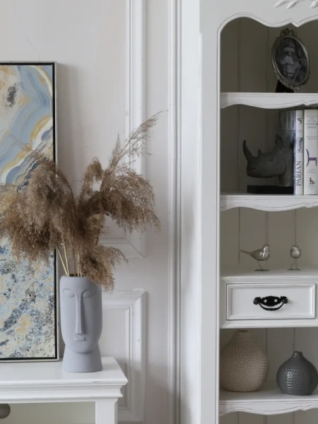 Ваза с лицом бежевая