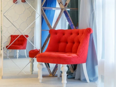 Кресло мягкое с фигурными ножками серо-коричневое Sophie Tufted Slipper Chair