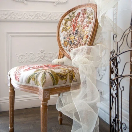 Стул «12 месяцев цветения», версия Январь